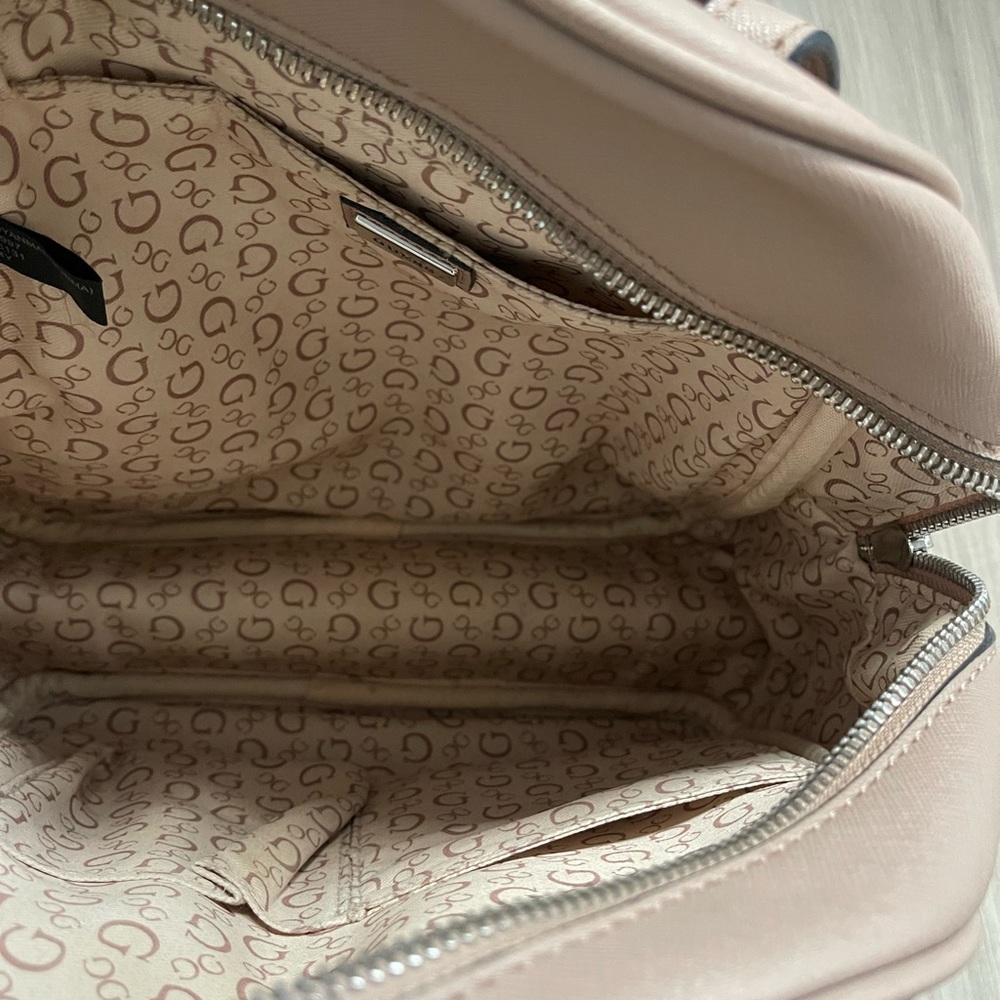 GUESS backpack - Picture 2 of 4